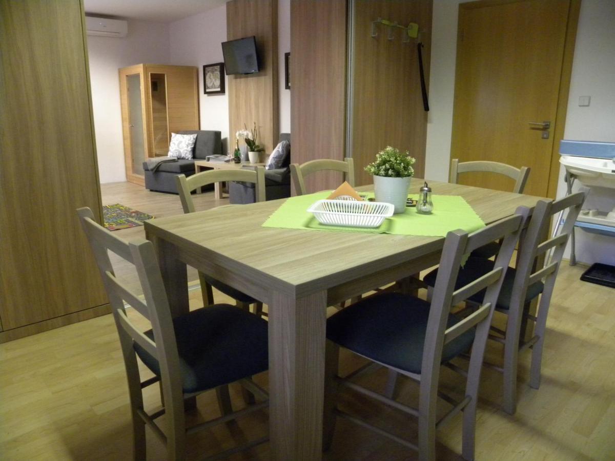 Apartment Vlčková Esterno foto